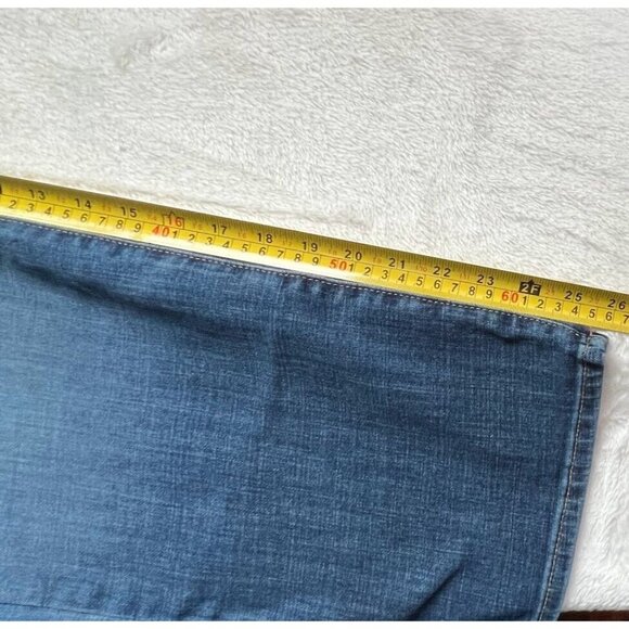 Levis Womens Jeans Classic Straight Sculpt Mid Rise Med Blue Plus Size 22W - Picture 12 of 16